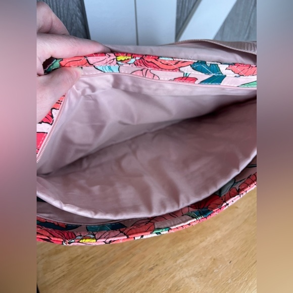 Vera Bradley Messenger Bag Vintage Floral with padded Laptop Compartment - Picture 13 of 13